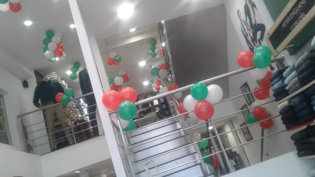 shopping mall balloon decoration